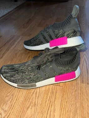 Adidas Tennis Shoes